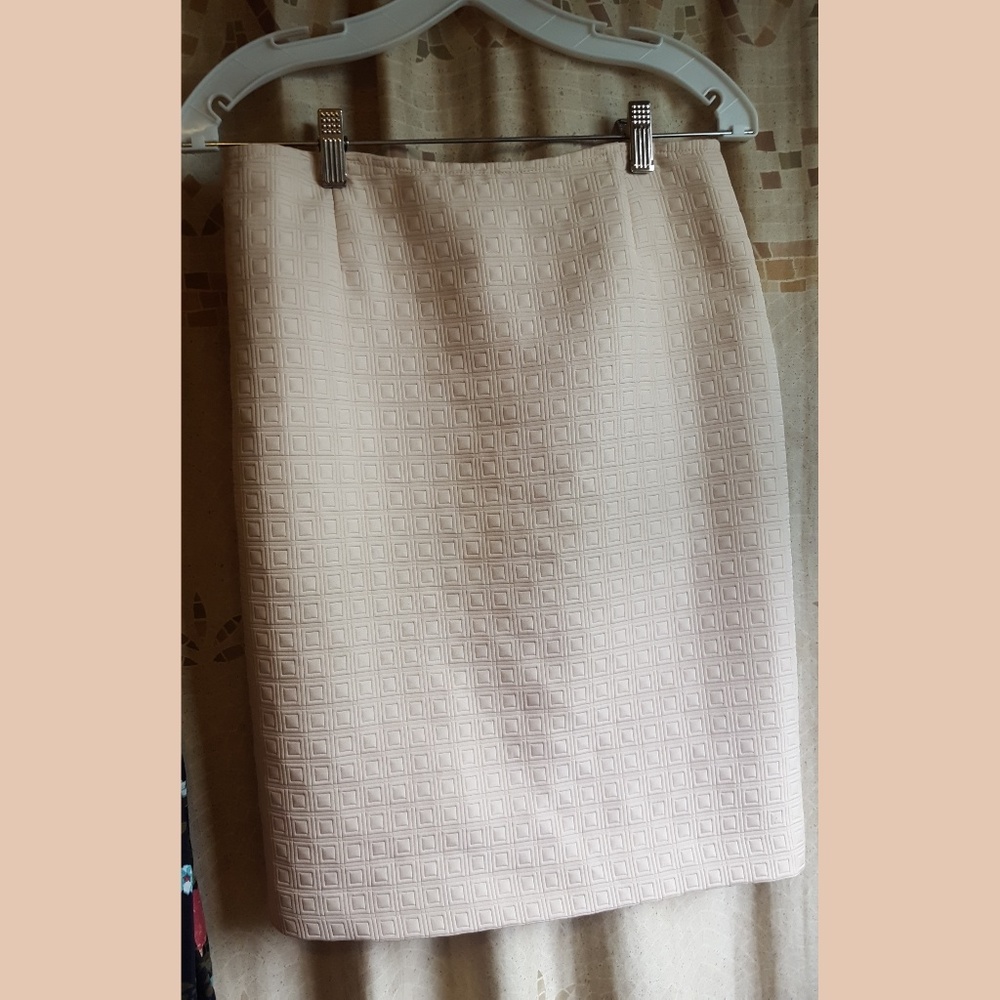 London Times Pencil Skirt
